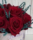 Flower box červených ruží