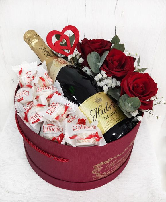 Originálny flower box červených ruží so šampanským